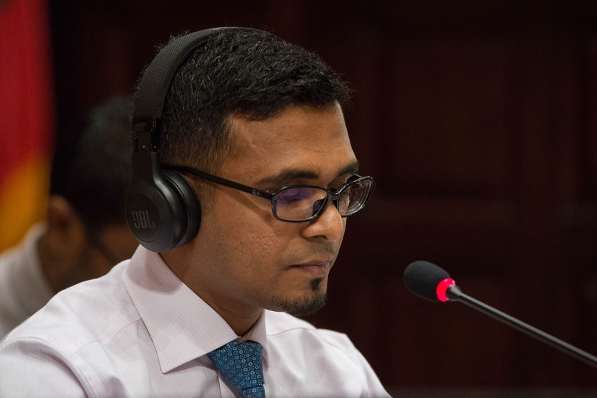 ނޮވެމްބަރ 15، 2018: އަންނަ އަހަރަށް ލަފާކުރާ ދައުލަތުގެ ބަޖެޓް ރައްޔިތުންގެ މަޖިލީހަށް ހުށައެޅުމަށް ބޭއްވި މަޖިލިސް ޖަލްސާގެ ތެރެއިން -- ފޮޓޯ/ މަޖިލިސް