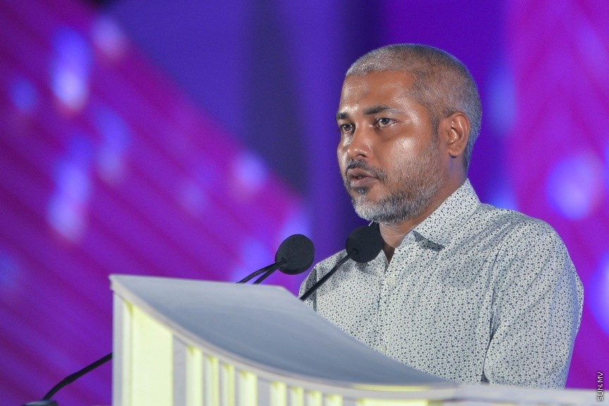 80،000 މީހުންނަށް ބޯހިޔާވަހިކަން ފޯރުކޮށްދިނުމުގެ ބޮޑު މަޝްރޫއު "ހިޔާ" އިފްތިތާހު ކުރުމުގެ ރަސްމިއްޔާތުގެ ތެރެއިން: ހުޅުމާލޭގެ ދެ ވަނަ ފިޔަވަހީގައި ކުރިއަށް ގެންދާ އެ މަޝްރޫއު އިފްތިތާހު ކޮށްދެއްވީ ރައީސް އަބްދުﷲ ޔާމީން އަދި އެމަނިކުފާނުގެ އަނބިކަނބަލުން ފާތިމަތު އިބްރާހިމް---ސަން ފޮޓޯ/ މުހައްމަދު އަފްރާހް 