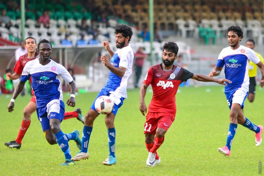 އުރީދޫ ދިވެހި ޕްރިމިއަރލީގުގައި ގދ.ތިނަދޫ އާއި އއ. މާޅޮސް ބައްދަލު ކުރި މެޗުގެ ތެރެއިން:  1-2 ގެ ނަތީޖާ އަކުން ކާމިޔާބު ކޮށް ތިނަދޫ އިން ވަނީ ލީގުގެ ހަތަރު ވަނަ މަގާމަށް ޖެހިލާފައި---ސަން ފޮޓޯ/ މުހައްމަދު އަފްރާހް 