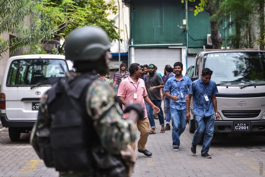 ނޮވެމްބަރ 23، 2017: ހަތިޔާރާއި ގޮވާތަކެތި ބޭނުން ކޮށްގެން ރާއްޖޭގެ ދިފާއީ ބާރު އެމްއެންޑީއެފްއިން ކޮންމެ އަހަރަކު ހިންގާ އަސްކަރީ ތަމްރީން، "ރަންނަމާރި ހަންޓް"ގެ ތެރެއިން -- ސަން ފޮޓޯ/ ފަޔާޒު މޫސާ