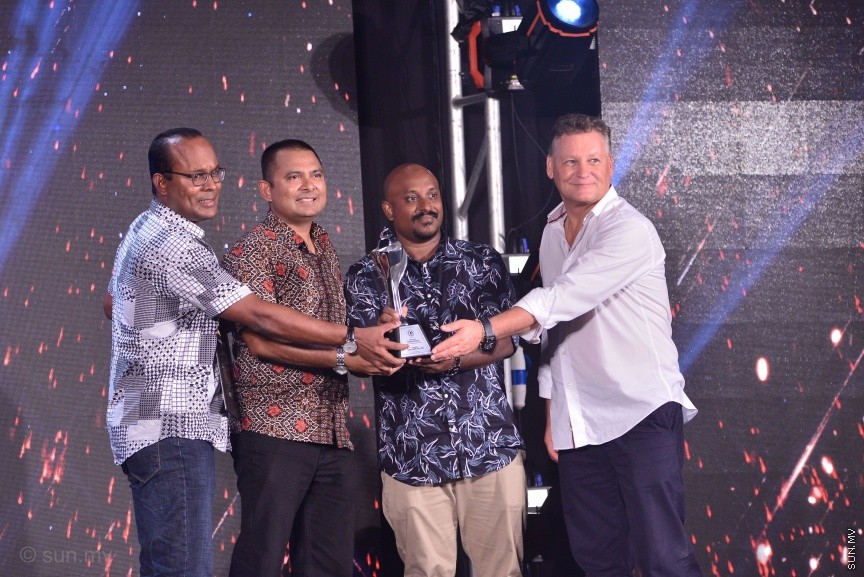 އަދާރަން ސެލެކްޓް ހުދުރަންފުށީގައި ކުރިއަށްދިޔަ، މަޓާޓޯ މޯލްޑިވްސް ޓްރެވަލް އެވާރޑްސް ގާލާ 2017 އިވެންޓްގެ ތެރެއިން---ސަން ފޮޓޯ/ މުހައްމަދު އަފްރާޙް