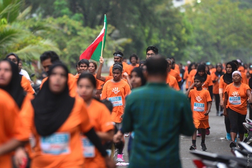 ނޮޮވެމްބަރ 24، 2017: ދިރާގު މޯލްޑިވްސް ރޯޑް ރޭސްގެ ތެރެއިން -- ސަން ފޮޓޯ/ ފަޔާޒު މޫސާ