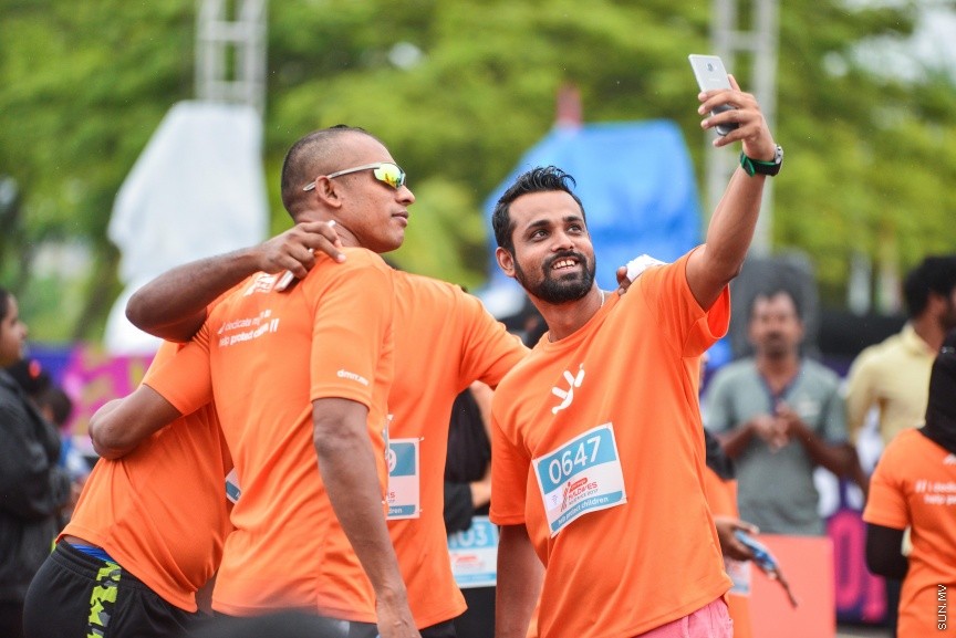 ނޮޮވެމްބަރ 24، 2017: ދިރާގު މޯލްޑިވްސް ރޯޑް ރޭސްގެ ތެރެއިން -- ސަން ފޮޓޯ/ ފަޔާޒު މޫސާ