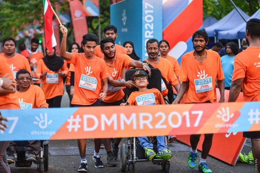 ނޮޮވެމްބަރ 24، 2017: ދިރާގު މޯލްޑިވްސް ރޯޑް ރޭސްގެ ތެރެއިން -- ސަން ފޮޓޯ/ ފަޔާޒު މޫސާ