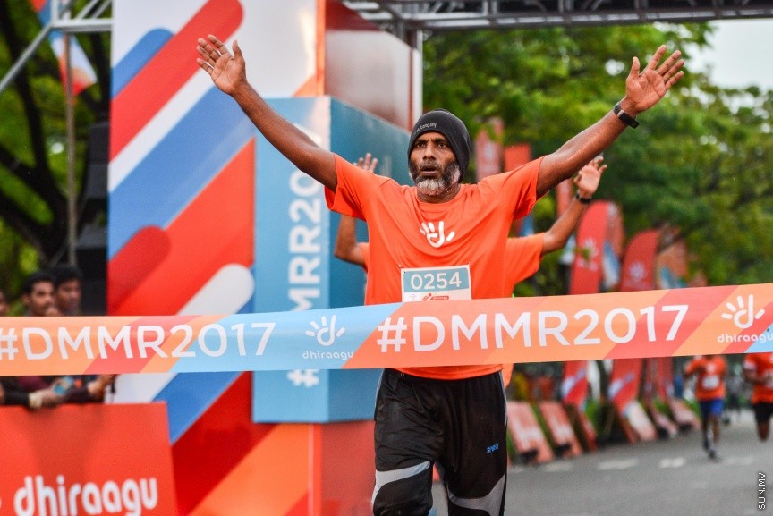 ނޮޮވެމްބަރ 24، 2017: ދިރާގު މޯލްޑިވްސް ރޯޑް ރޭސްގެ ތެރެއިން -- ސަން ފޮޓޯ/ ފަޔާޒު މޫސާ