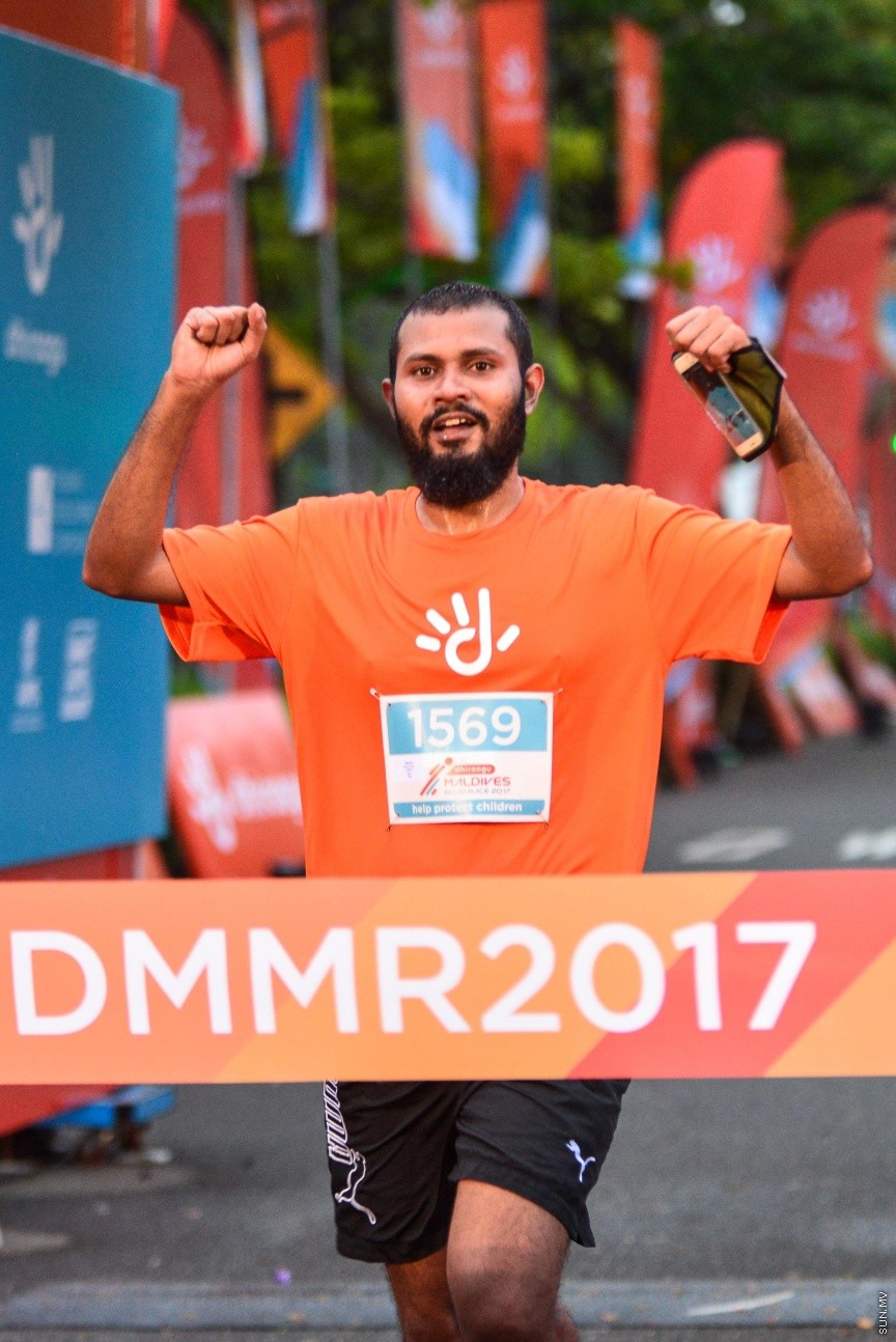 ނޮޮވެމްބަރ 24، 2017: ދިރާގު މޯލްޑިވްސް ރޯޑް ރޭސްގެ ތެރެއިން -- ސަން ފޮޓޯ/ ފަޔާޒު މޫސާ