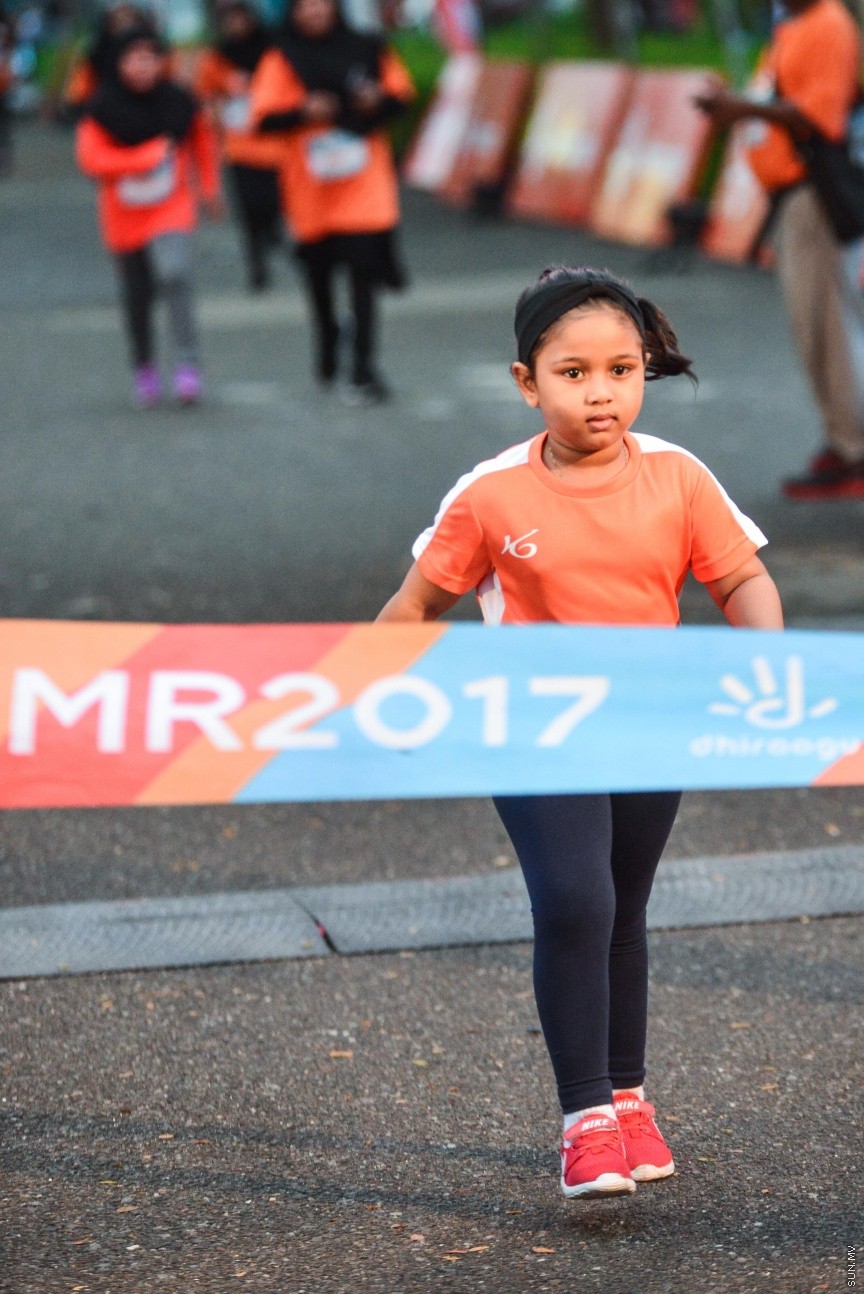 ނޮޮވެމްބަރ 24، 2017: ދިރާގު މޯލްޑިވްސް ރޯޑް ރޭސްގެ ތެރެއިން -- ސަން ފޮޓޯ/ ފަޔާޒު މޫސާ