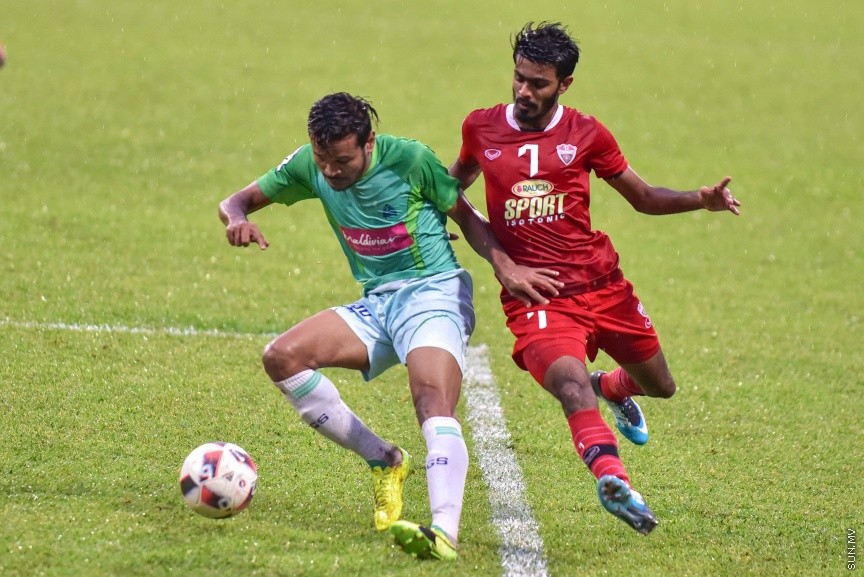 އުރީދޫ ދިވެހި ޕްރިމިއަ  ލީގުގައި ޓީސީ ސްޕޯޓްސް ކްލަބާއި ކްލަބް ގްރީން ސްޓްރީޓްސް ބައްދަލު ކުރި މެޗުގެ ތެރެއިން: މި މެޗުގައި 1-4 އިން ބަލިވެ، ގްރީން އަށް ވަނީ ލީގުގެ ގަދަ 4 އެރުމުގެ ފުރުސަތު ގެއްލިފައި---ސަން ފޮޓޯ/ މުހައްމަދު އަފްރާހް 