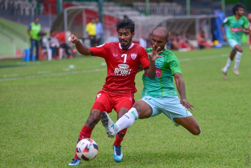 އުރީދޫ ދިވެހި ޕްރިމިއަ  ލީގުގައި ޓީސީ ސްޕޯޓްސް ކްލަބާއި ކްލަބް ގްރީން ސްޓްރީޓްސް ބައްދަލު ކުރި މެޗުގެ ތެރެއިން: މި މެޗުގައި 1-4 އިން ބަލިވެ، ގްރީން އަށް ވަނީ ލީގުގެ ގަދަ 4 އެރުމުގެ ފުރުސަތު ގެއްލިފައި---ސަން ފޮޓޯ/ މުހައްމަދު އަފްރާހް 