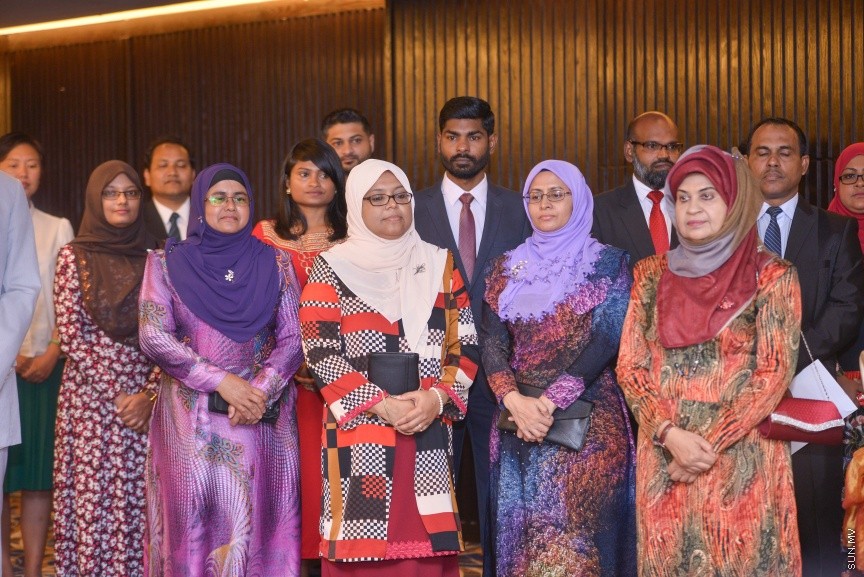 ނޮވެމްބަރ 27، 2017: ރާއްޖެ އާއި ދެކުނު ކޮރެއާއާ ޑިޕްލޮމެޓިކް ގުޅުން ގާއިމްކުރިތާ 50 އަހަރު ފުރުން ފާހަގަކުރުމުގެ ގޮތުން ހޮޓެލް ޖެންގައި ބޭއްވި ރަސްމިއްޔާތުގެ ތެރެއިން -- ސަން ފޮޓޯ/ ފަޔާޒު މޫސާ