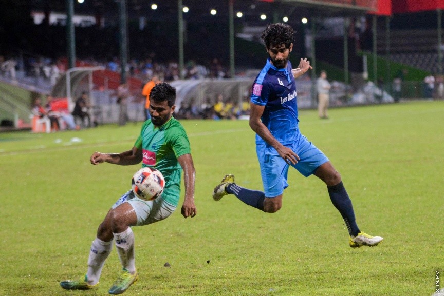 އެފްއޭކަޕްގެ ސެމީ ފައިނަލްގައި ނިއުރޭޑިއަންޓް އާއި ގްރީން ސްޓްރީޓް ބައްދަލު ކުރި މެޗުގެ ތެރެއިން: އެ މެޗު 4 - 0 ގެ ނަތީޖާއަކު ކާމިޔާބުކޮށް، ނިއު އިން ވަނީ ފައިނަލްގެ ޖާގައެއްހޯދާފައި---ސަން ފޮޓޯ/ މުހައްމަދު އަފްރާހް 