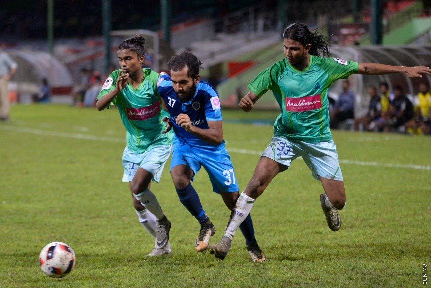 އެފްއޭކަޕްގެ ސެމީ ފައިނަލްގައި ނިއުރޭޑިއަންޓް އާއި ގްރީން ސްޓްރީޓް ބައްދަލު ކުރި މެޗުގެ ތެރެއިން: އެ މެޗު 4 - 0 ގެ ނަތީޖާއަކު ކާމިޔާބުކޮށް، ނިއު އިން ވަނީ ފައިނަލްގެ ޖާގައެއްހޯދާފައި---ސަން ފޮޓޯ/ މުހައްމަދު އަފްރާހް 