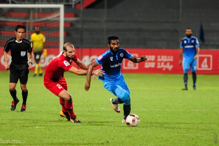 އެފްއޭ ކަޕްގެ ފައިނަލުގައި ނިއު އާއި ޓީސީ ބައްދަލުކުރި މެޗުގެ ތެރެއިން: އެ މެޗު ކާމިޔާބުކޮށް، ނިއު އިން ވަނީ 12 ވަނަ ފަހަރަށް އެފްއޭ ކަޕް ކާމިޔާބުކޮށްފައި --- ސަން ފޮޓޯ/ މުހައްމަދު އަފްރާހް