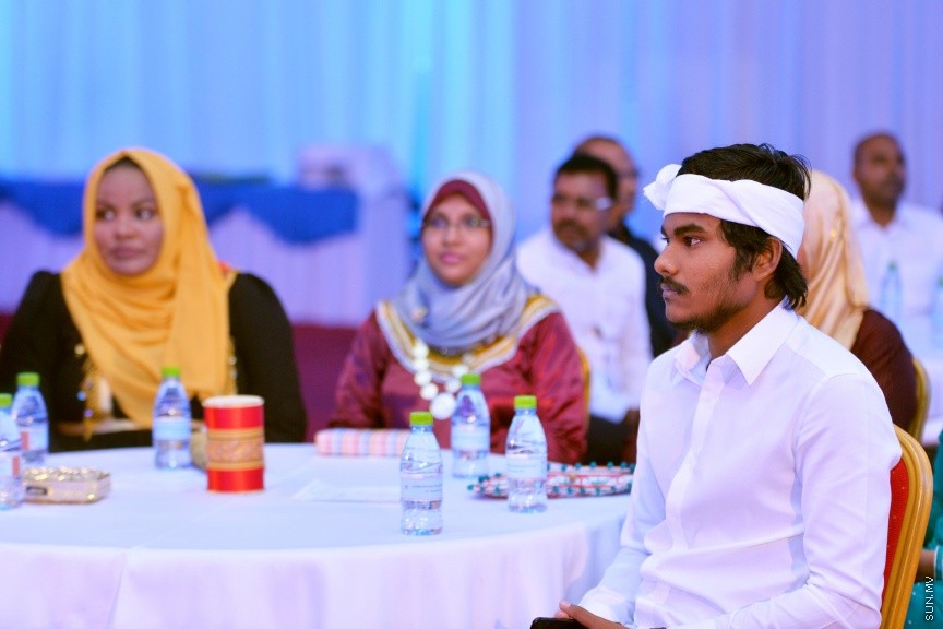 ޑިސެމްބަރ 10، 2017: ބައިނަލްއަޤުވާމީ އިންސާނީ ހައްގުތަކުގެ ދުވަސް ރާއްޖޭގައި ފާހަގަކުރުމުގެ ގޮތުން ދަރުބާރުގޭގައި ބޭއްވި ޖަލްސާގެ ތެރެއިން -- ސަން ފޮޓޯ/ ފަޔާޒު މޫސާ