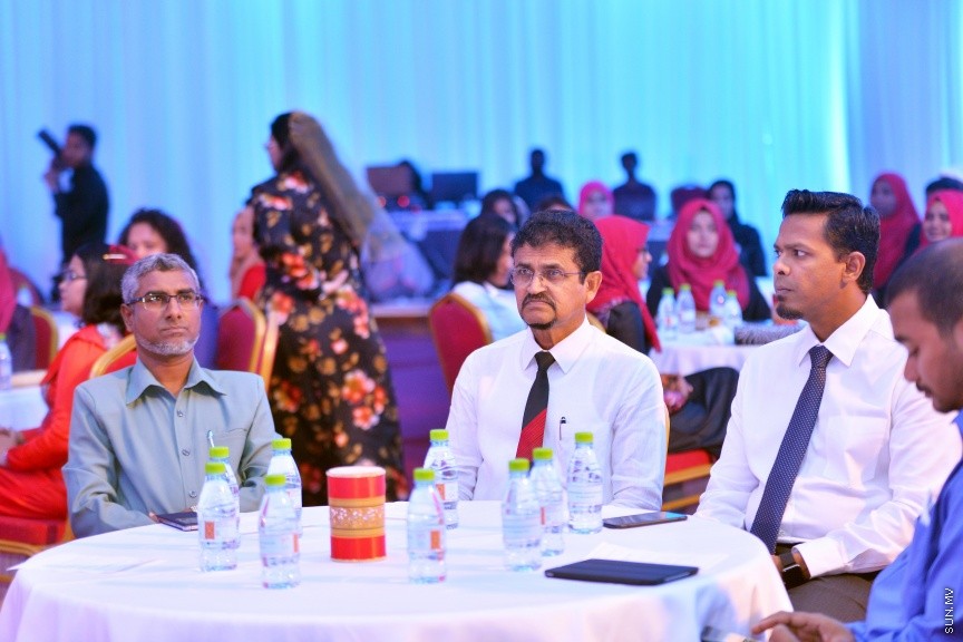 ޑިސެމްބަރ 10، 2017: ބައިނަލްއަޤުވާމީ އިންސާނީ ހައްގުތަކުގެ ދުވަސް ރާއްޖޭގައި ފާހަގަކުރުމުގެ ގޮތުން ދަރުބާރުގޭގައި ބޭއްވި ޖަލްސާގެ ތެރެއިން -- ސަން ފޮޓޯ/ ފަޔާޒު މޫސާ
