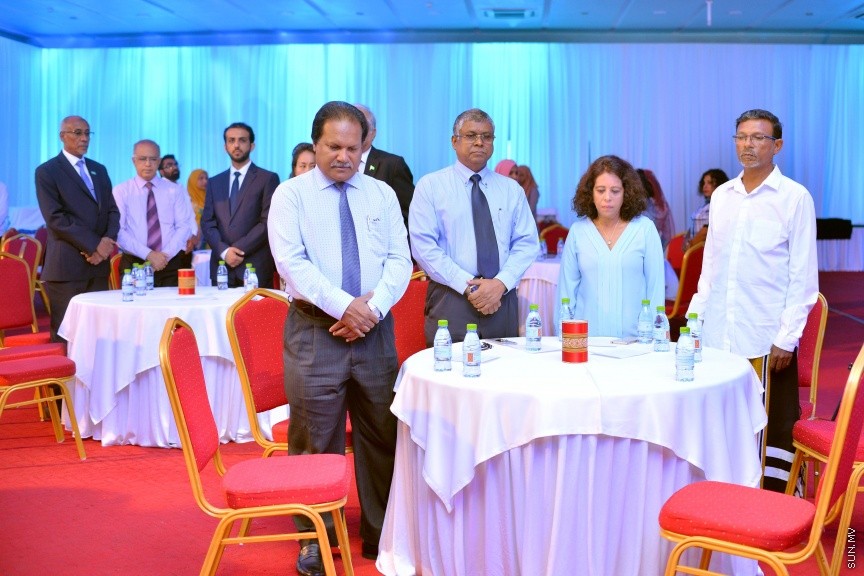 ޑިސެމްބަރ 10، 2017: ބައިނަލްއަޤުވާމީ އިންސާނީ ހައްގުތަކުގެ ދުވަސް ރާއްޖޭގައި ފާހަގަކުރުމުގެ ގޮތުން ދަރުބާރުގޭގައި ބޭއްވި ޖަލްސާގެ ތެރެއިން -- ސަން ފޮޓޯ/ ފަޔާޒު މޫސާ