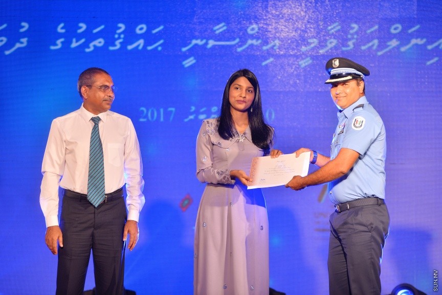 ޑިސެމްބަރ 10، 2017: ބައިނަލްއަޤުވާމީ އިންސާނީ ހައްގުތަކުގެ ދުވަސް ރާއްޖޭގައި ފާހަގަކުރުމުގެ ގޮތުން ދަރުބާރުގޭގައި ބޭއްވި ޖަލްސާގެ ތެރެއިން -- ސަން ފޮޓޯ/ ފަޔާޒު މޫސާ