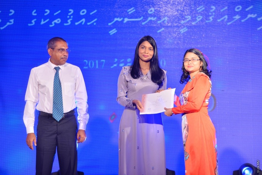 ޑިސެމްބަރ 10، 2017: ބައިނަލްއަޤުވާމީ އިންސާނީ ހައްގުތަކުގެ ދުވަސް ރާއްޖޭގައި ފާހަގަކުރުމުގެ ގޮތުން ދަރުބާރުގޭގައި ބޭއްވި ޖަލްސާގެ ތެރެއިން -- ސަން ފޮޓޯ/ ފަޔާޒު މޫސާ