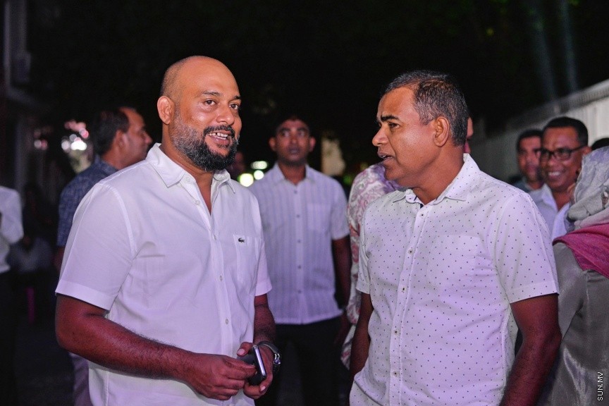 ޑިސެމްބަރ 12، 2017: ރިޔާސީ އިންތިހާބަށް ތައްޔާރު ވުމުގެ ގޮތުން ރައީސް ޔާމީންގެ ރަސްމީ ކެމްޕޭން އޮފީސް ހުޅުވުމަށް ބޭއްވި ހަފްލާގެ ތެރެއިން --- ސަން ފޮޓޯ/ ފަޔާޒު މޫސާ