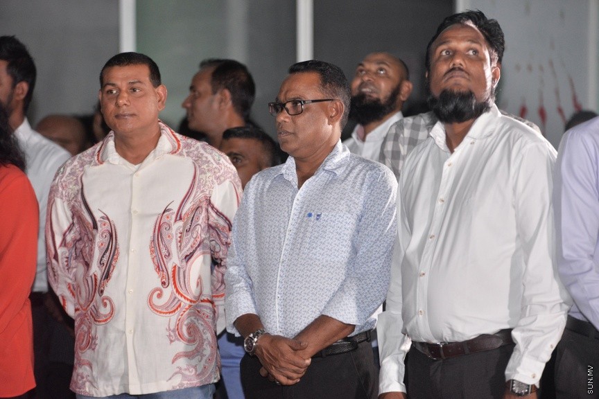 ޑިސެމްބަރ 12، 2017: ރިޔާސީ އިންތިހާބަށް ތައްޔާރު ވުމުގެ ގޮތުން ރައީސް ޔާމީންގެ ރަސްމީ ކެމްޕޭން އޮފީސް ހުޅުވުމަށް ބޭއްވި ހަފްލާގެ ތެރެއިން --- ސަން ފޮޓޯ/ ފަޔާޒު މޫސާ