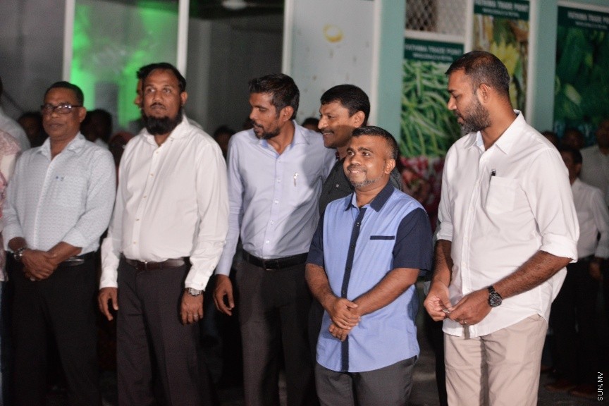 ޑިސެމްބަރ 12، 2017: ރިޔާސީ އިންތިހާބަށް ތައްޔާރު ވުމުގެ ގޮތުން ރައީސް ޔާމީންގެ ރަސްމީ ކެމްޕޭން އޮފީސް ހުޅުވުމަށް ބޭއްވި ހަފްލާގެ ތެރެއިން --- ސަން ފޮޓޯ/ ފަޔާޒު މޫސާ