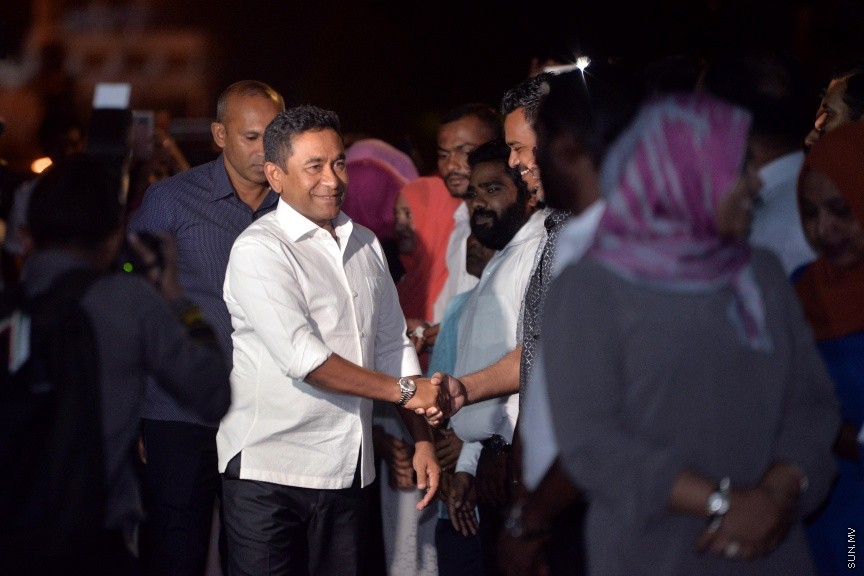 ޑިސެމްބަރ 12، 2017: ރިޔާސީ އިންތިހާބަށް ތައްޔާރު ވުމުގެ ގޮތުން ރައީސް ޔާމީންގެ ރަސްމީ ކެމްޕޭން އޮފީސް ހުޅުވުމަށް ބޭއްވި ހަފްލާގެ ތެރެއިން --- ސަން ފޮޓޯ/ ފަޔާޒު މޫސާ