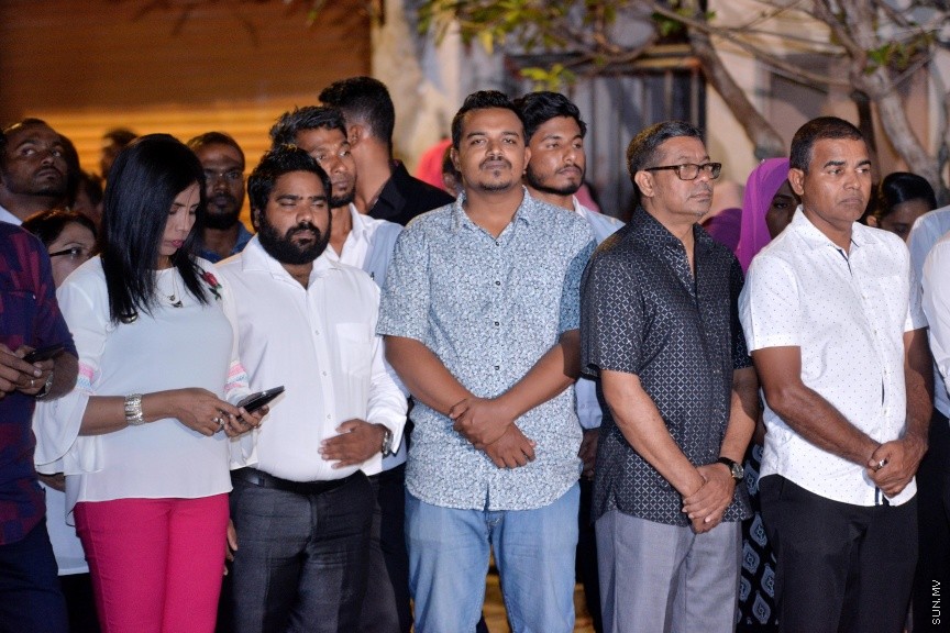 ޑިސެމްބަރ 12، 2017: ރިޔާސީ އިންތިހާބަށް ތައްޔާރު ވުމުގެ ގޮތުން ރައީސް ޔާމީންގެ ރަސްމީ ކެމްޕޭން އޮފީސް ހުޅުވުމަށް ބޭއްވި ހަފްލާގެ ތެރެއިން --- ސަން ފޮޓޯ/ ފަޔާޒު މޫސާ