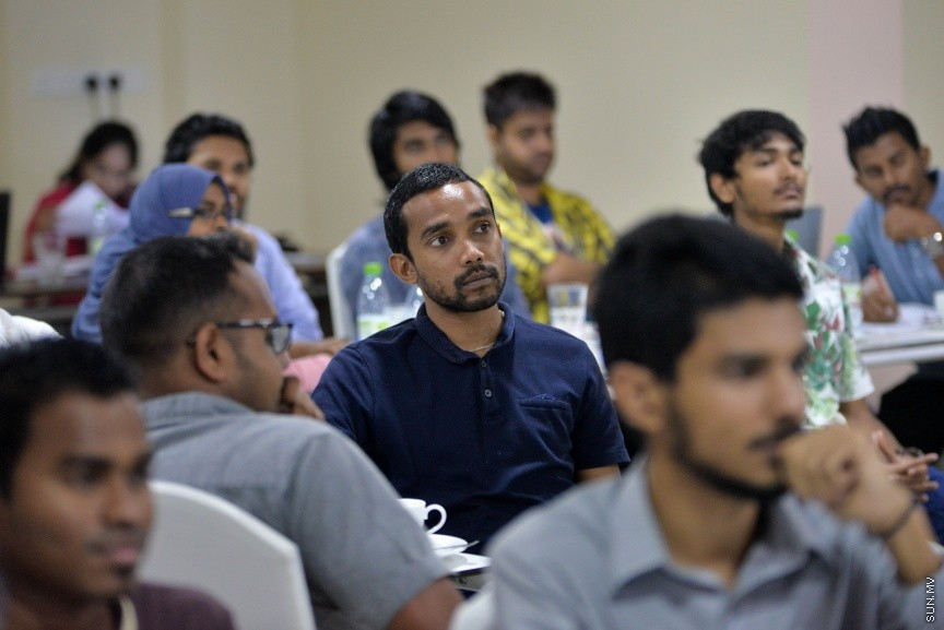 މަޓާޓޯ އާއި ސްރީލަންކާގެ ޓްރެއިނިން އިންސްޓިޓިއުޓެއް ކަމަށްވާ މެކުއޭ ރެން އެންޑް ޖޯންސް އާއި ގުޅިގެން ފަތުރުވެރިކަމުގެ ދާއިރާއަށް ހާއްސަކޮށްގެން ދެ ދުވަހުގެ މުއްދަތަށް ކުރިއަށްގެންދާ ތަމްރީން ޕްރޮގްރާމްގެތެރެއިން---ސަން ފޮޓޯ/ މުހައްމަދު އަފްރާޙް