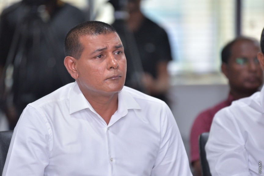 ފަތުރުވެރިކަމުގެ ދާއިރާއަށް ހާއްސަކޮށްގެން ސަން މީޑިއާ ގުރޫޕުން " މޯލްޑިވް އައިލެންޑްސް" ގެ ނަމުގައި މަޖައްލާއެއް ނެރުން: ސްޓެލްކޯ މާލަމުގައި ބޭއްވި ހާއްސަ ރަސްމިއްޔާތެއްގައި އެ މަޖައްލާ ނެރެދެއްވީ ސަން ސިޔާމް އަދި ސަން މީޑިއާ ގުރޫޕްގެ ޗެއާމަން އަދި މެނޭޖިންގ ޑައިރެކްޓަރ އަހްމަދު ސިޔާމް މުހައްމަދެވެ----ސަން ފޮޓޯ/ މުހައްމަދު އަފްރާހް 