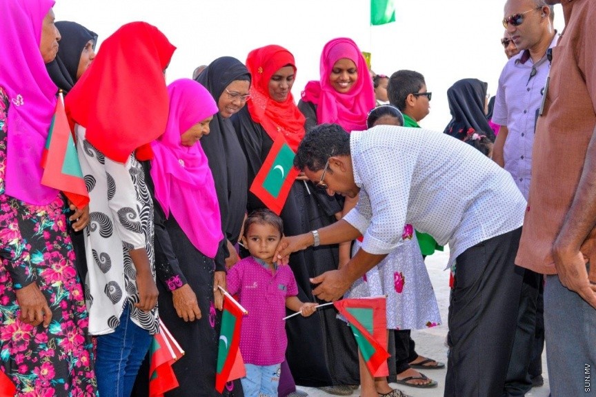 ރައީސުލްޖުމްހޫރިއްޔާ އަބްދުﷲ ޔާމީން އަބްދުލް ޤައްޔޫމް، ނ. އަތޮޅު ވެލިދޫއަށް ވަޑައިގަތުން -- ސަން ފޮޓޯ: ޝާން މުޙައްމަދު 