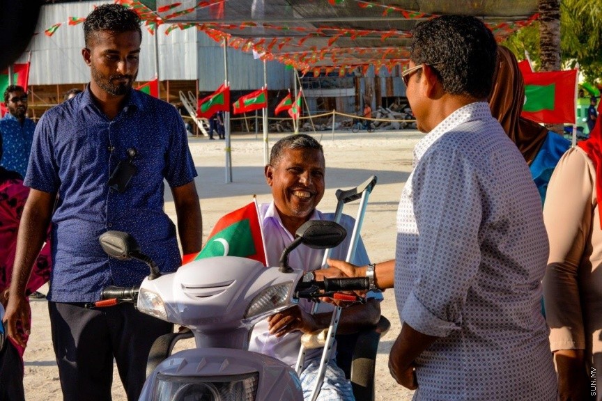 ރައީސުލްޖުމްހޫރިއްޔާ އަބްދުﷲ ޔާމީން އަބްދުލް ޤައްޔޫމް، ނ. އަތޮޅު ވެލިދޫއަށް ވަޑައިގަތުން -- ސަން ފޮޓޯ: ޝާން މުޙައްމަދު 