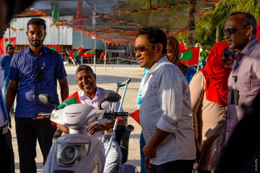 ރައީސުލްޖުމްހޫރިއްޔާ އަބްދުﷲ ޔާމީން އަބްދުލް ޤައްޔޫމް، ނ. އަތޮޅު ވެލިދޫއަށް ވަޑައިގަތުން -- ސަން ފޮޓޯ: ޝާން މުޙައްމަދު 