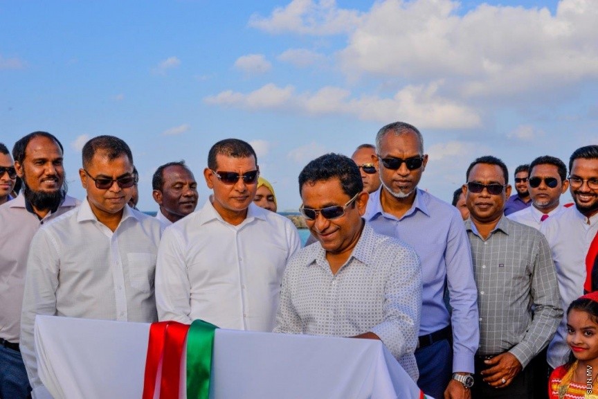ރައީސުލްޖުމްހޫރިއްޔާ އަބްދުﷲ ޔާމީން އަބްދުލް ޤައްޔޫމް، ނ. އަތޮޅު ވެލިދޫއަށް ވަޑައިގަތުން -- ސަން ފޮޓޯ: ޝާން މުޙައްމަދު 