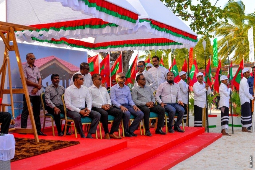 ރައީސުލްޖުމްހޫރިއްޔާ އަބްދުﷲ ޔާމީން އަބްދުލް ޤައްޔޫމް، ނ. އަތޮޅު ވެލިދޫއަށް ވަޑައިގަތުން -- ސަން ފޮޓޯ: ޝާން މުޙައްމަދު 