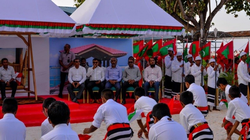 ރައީސުލްޖުމްހޫރިއްޔާ އަބްދުﷲ ޔާމީން އަބްދުލް ޤައްޔޫމް، ނ. އަތޮޅު ވެލިދޫއަށް ވަޑައިގަތުން -- ސަން ފޮޓޯ: ޝާން މުޙައްމަދު 