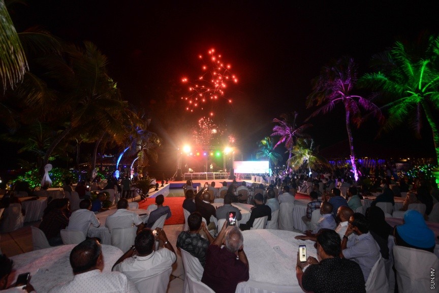 ސަދަގާތު ފައުންޑޭޝަނުން ބޭއްވި ހިތާނީ ފެސްޓިވަލް ނިންމުމުގެ  ރަސްމިއްޔާތުގެ ތެރެއިން---ސަން ފޮޓޯ/ މުހައްމަދު އަފްރާހް 