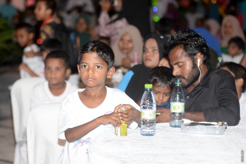 ސަދަގާތު ފައުންޑޭޝަނުން ބޭއްވި ހިތާނީ ފެސްޓިވަލް ނިންމުމުގެ  ރަސްމިއްޔާތުގެ ތެރެއިން---ސަން ފޮޓޯ/ މުހައްމަދު އަފްރާހް 
