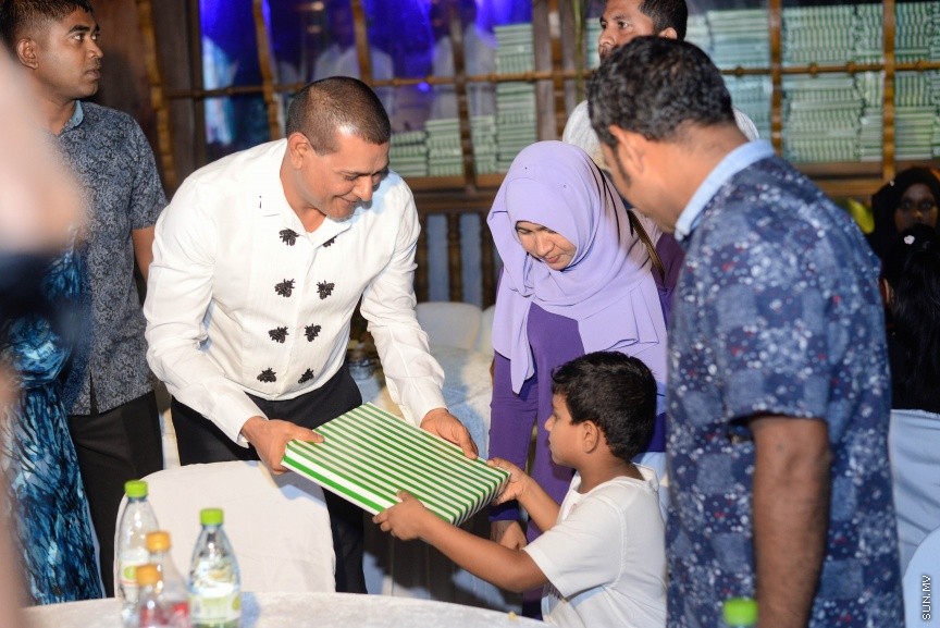 ސަދަގާތު ފައުންޑޭޝަނުން ބޭއްވި ހިތާނީ ފެސްޓިވަލް ނިންމުމުގެ  ރަސްމިއްޔާތުގެ ތެރެއިން---ސަން ފޮޓޯ/ މުހައްމަދު އަފްރާހް 