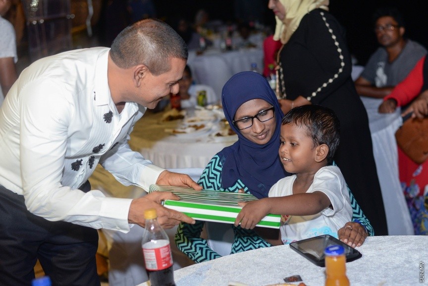 ސަދަގާތު ފައުންޑޭޝަނުން ބޭއްވި ހިތާނީ ފެސްޓިވަލް ނިންމުމުގެ  ރަސްމިއްޔާތުގެ ތެރެއިން---ސަން ފޮޓޯ/ މުހައްމަދު އަފްރާހް 
