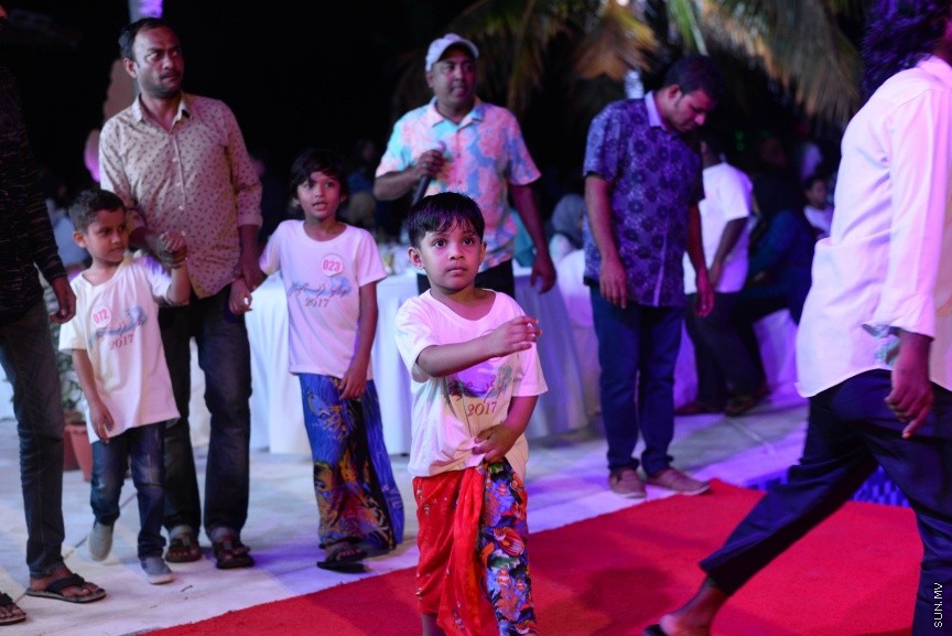 ސަދަގާތު ފައުންޑޭޝަނުން ބޭއްވި ހިތާނީ ފެސްޓިވަލް ނިންމުމުގެ  ރަސްމިއްޔާތުގެ ތެރެއިން---ސަން ފޮޓޯ/ މުހައްމަދު އަފްރާހް 