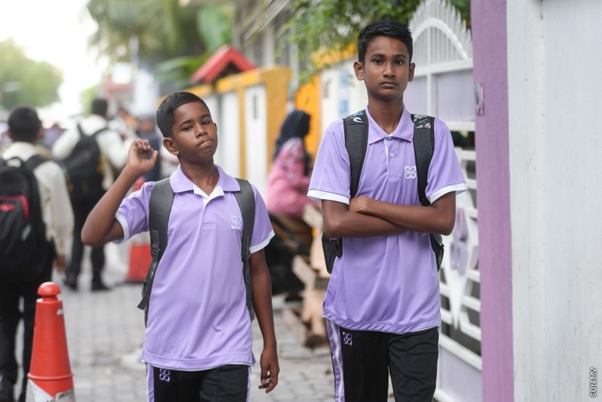 ޖެނުއަރީ 14، 2018: ދޮޅު މަހަށް ވުރެ ދިގު ޗުއްޓީއަކަށް ފަހު، 81،000 ދަރިވަރުންނާ އެކު ދިރާސީ އާ އަހަރުގެ ކިޔެވުން ފަށުން -- ސަން ފޮޓޯ/ ފަޔާޒު މޫސާ