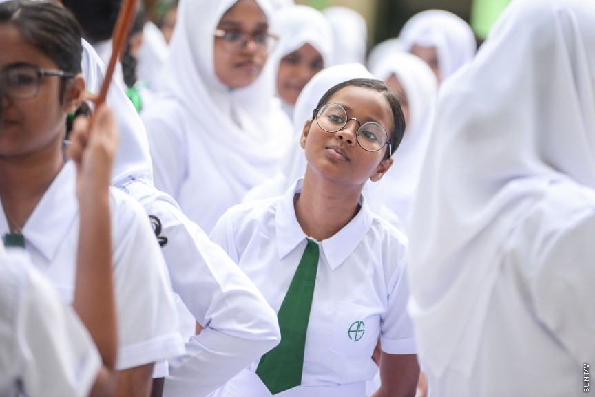 ޖެނުއަރީ 14، 2018: ދޮޅު މަހަށް ވުރެ ދިގު ޗުއްޓީއަކަށް ފަހު، 81،000 ދަރިވަރުންނާ އެކު ދިރާސީ އާ އަހަރުގެ ކިޔެވުން ފަށުން -- ސަން ފޮޓޯ/ ފަޔާޒު މޫސާ