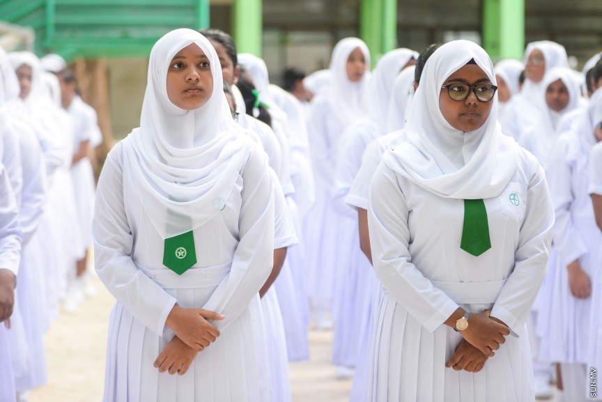 ޖެނުއަރީ 14، 2018: ދޮޅު މަހަށް ވުރެ ދިގު ޗުއްޓީއަކަށް ފަހު، 81،000 ދަރިވަރުންނާ އެކު ދިރާސީ އާ އަހަރުގެ ކިޔެވުން ފަށުން -- ސަން ފޮޓޯ/ ފަޔާޒު މޫސާ