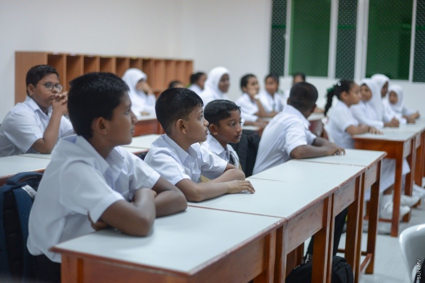 ޖެނުއަރީ 14، 2018: ދޮޅު މަހަށް ވުރެ ދިގު ޗުއްޓީއަކަށް ފަހު، 81،000 ދަރިވަރުންނާ އެކު ދިރާސީ އާ އަހަރުގެ ކިޔެވުން ފަށުން -- ސަން ފޮޓޯ/ ފަޔާޒު މޫސާ