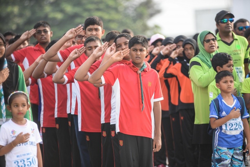 ޖެނުއަރީ 19، 2018: ސްޕޯޓްސް ކޯޕަރޭޝަނުން އިންތިޒާމްކޮށްގެން ބާއްވާ "މައިލްސް ފޯ ސްމައިލްސް" 24 ގަޑިއިރުގެ ޗެރިޓީ ދުވުން ފަށުން: ދުވުން ޝަރަފްވެރިކޮށްދެއްވީ ހެލްތު މިނިސްޓަރު އަބްދުﷲ ނާޒިމް އިބްރާހީމް -- ސަން ފޮޓޯ/ -- ފަޔާޒު މޫސާ