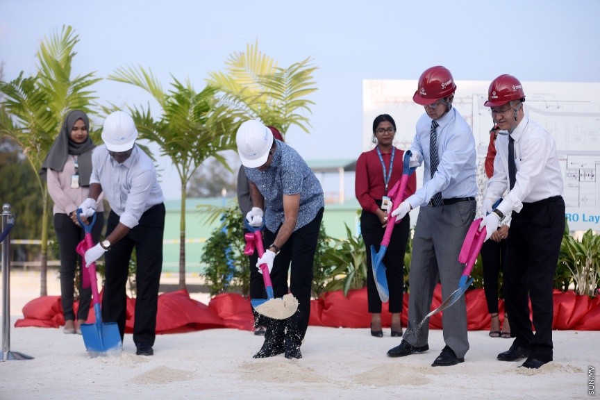 ޖެނުއަރީ 29، 2018: ވެލާނާ އިންޓަނޭޝަނަލް އެއާޕޯޓު ތަރައްގީ ކުރުމަށް ހިންގާ މަޝްރޫއުގެ ތެރޭގައި ހިމެނޭ އާ ސީޕްލޭން ޓާމިނަލްގެ އަމަލީ މަސައްކަތް ފަށުން -- ސަން ފޮޓޯ/ ފަޔާޒު މޫސާ