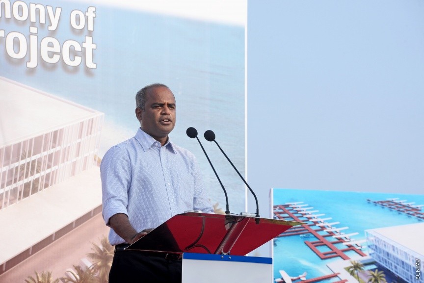 ޖެނުއަރީ 29، 2018: ވެލާނާ އިންޓަނޭޝަނަލް އެއާޕޯޓު ތަރައްގީ ކުރުމަށް ހިންގާ މަޝްރޫއުގެ ތެރޭގައި ހިމެނޭ އާ ސީޕްލޭން ޓާމިނަލްގެ އަމަލީ މަސައްކަތް ފަށުން -- ސަން ފޮޓޯ/ ފަޔާޒު މޫސާ