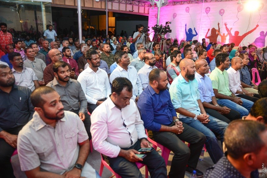 ޖެނުއަރީ 29، 2018: ޕީޕީއެމްގެ ރުމާލު 2 ޖަގަހައިގައި  ބޭއްވި ޖަލްސާގެ ތެރެއިން: މި ޖަލްސާގައި ރައީސް ޔާމީންވެސް ބައިވެރި ވެ ވަޑައިގެންނެވި -- ސަން ފޮޓޯ/ ފަޔާޒު މޫސާ 