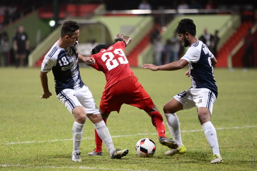 ޖެނުއަރީ 30، 2018: އޭއެފްސީ ކަޕް ޕްރިލިމިނަރީ ބުރުގައި ރާއްޖޭގެ ޓީސީ ސްޕޯޓްސް ކްލަބާއި ބަނގުލަދޭޝްގެ ސައިފް ސްޕޯޓިން ކްލަބު ބައްދަލުކުރި މެޗުގެ ތެރެއިން -- ސަން ފޮޓޯ/ ފަޔާޒު މޫސާ