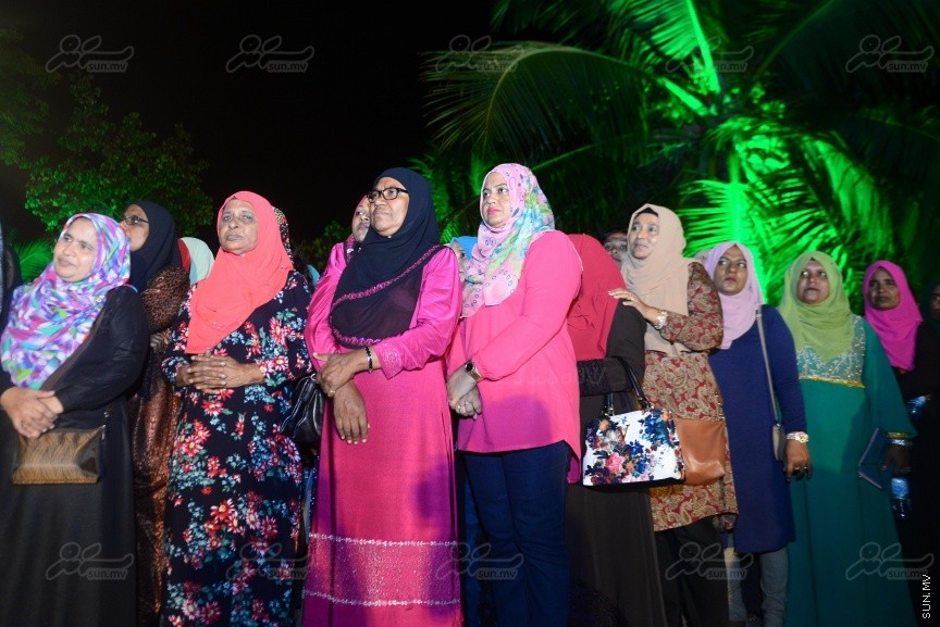  ވެރިކަން ކުރާ ޕާޓީ އިން ވެސްޓް ޕާކް ސަރަހައްދުގައި "ކަނބަލުންގެ ގުޅުން" ނަމުގައި ބޭއްވި ޖަލްސާގެ ތެރެއިން---ސަން ފޮޓޯ/ މުހައްމަދު އަފްރާހް